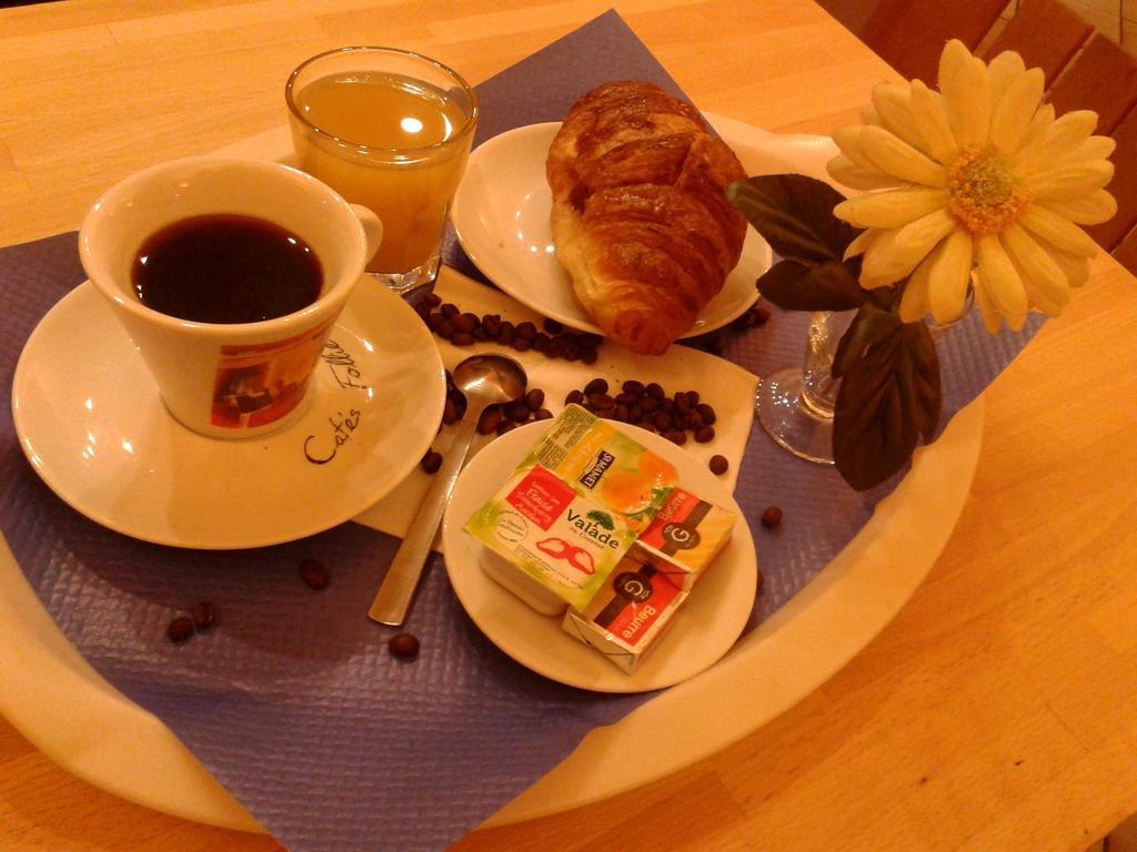 Hotel D'Alsace Villeurbanne Eksteriør billede