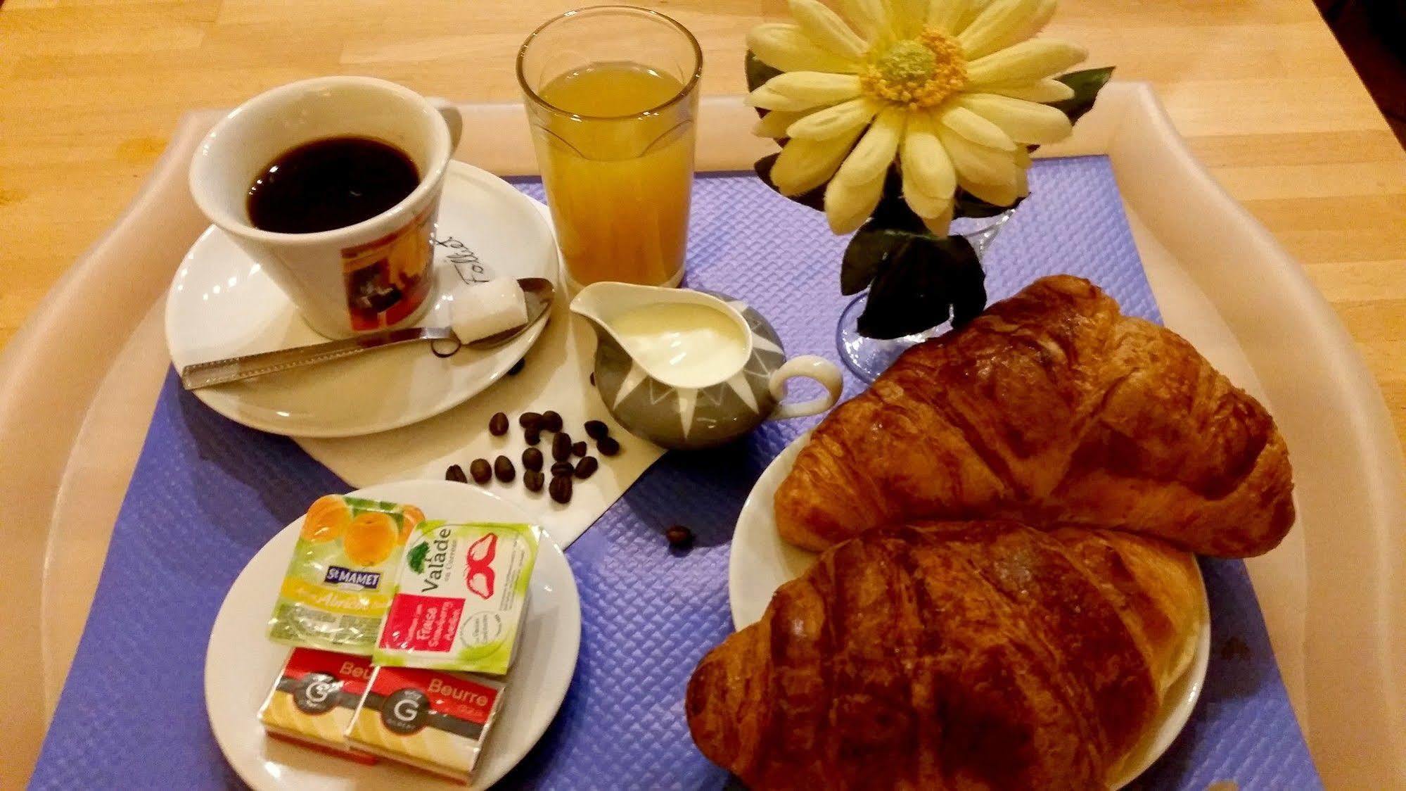 Hotel D'Alsace Villeurbanne Eksteriør billede