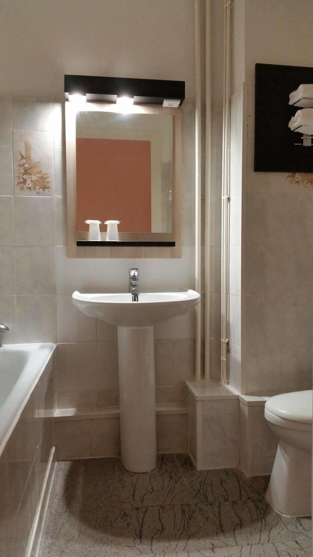 Hotel D'Alsace Villeurbanne Eksteriør billede